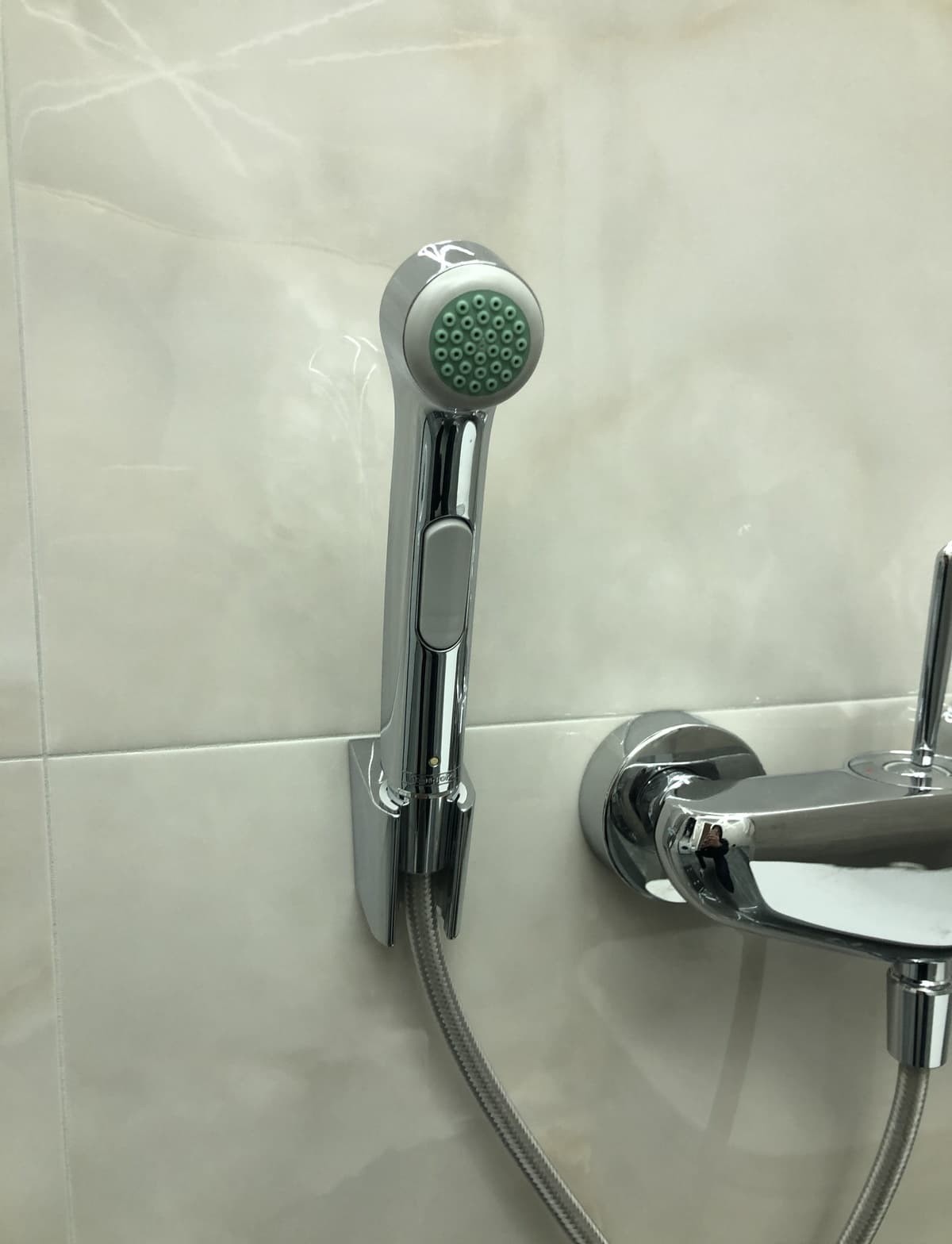 Монтаж гигиенического душа hansgrohe